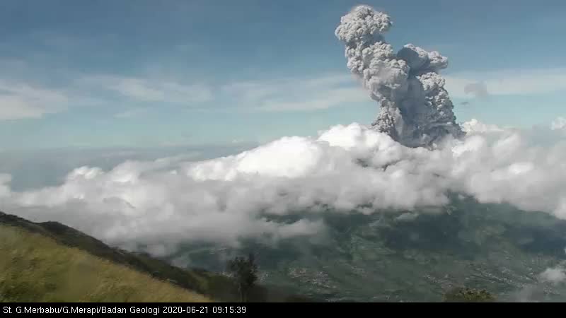 Ash column from Merapi volcano today (image: BPPTKG)