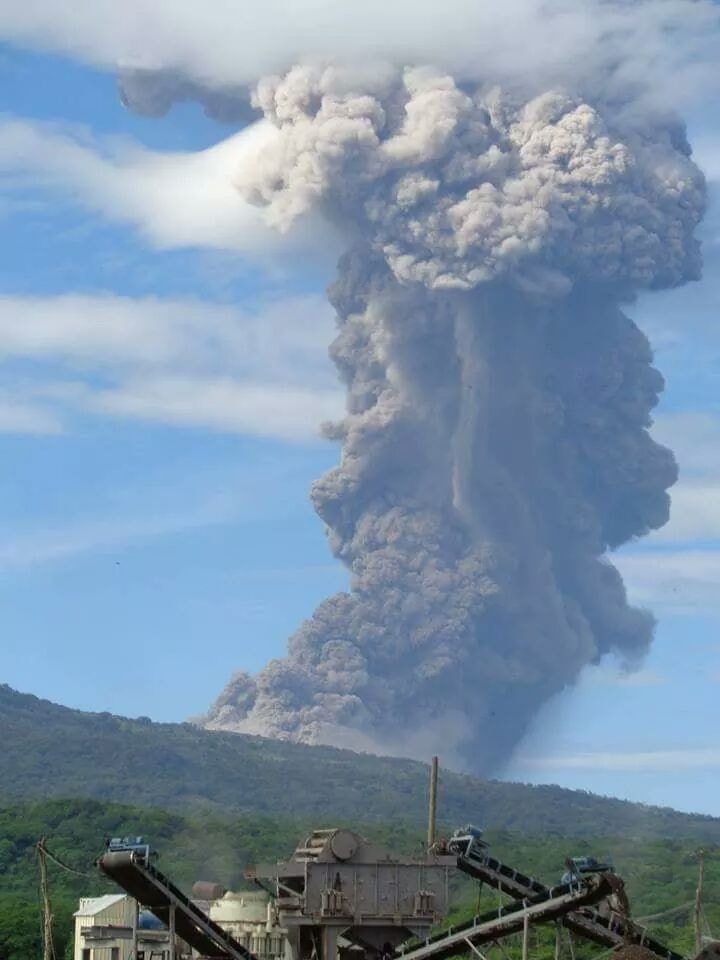 Telica volcano  Nicaragua Explosion with ash  laden 